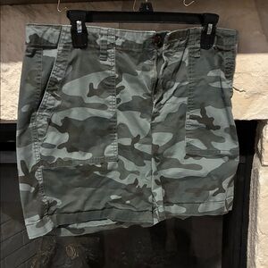 GAP Women's Camouflage Cargo Shorts